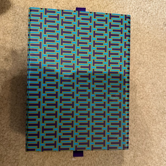 Tory Burch Hard Box with Pull tabs - Picture 5 of 8